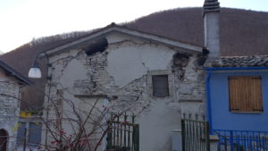 Edificio danneggiato dal terremoto ad Ussita di Macerata